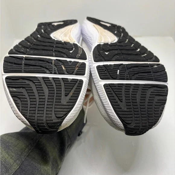 Under Armour Charged Pursuit 2 Running Shoes White Men size 13 Athletic Trainer - Picture 10 of 16